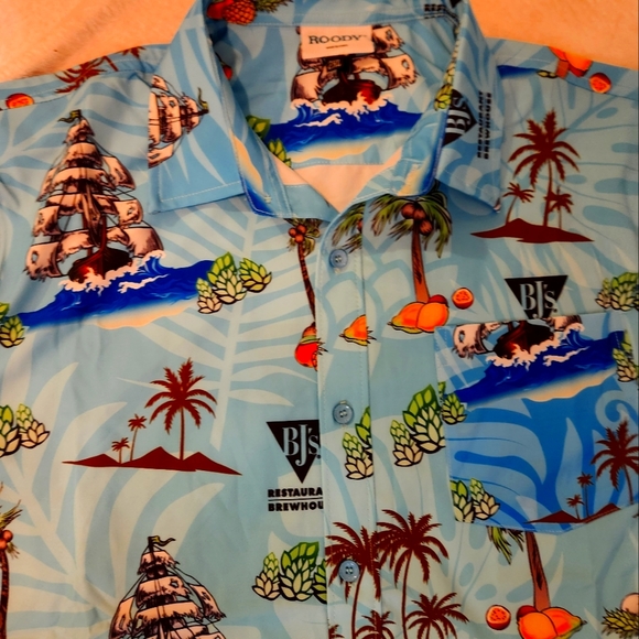Roody fun In the sun all over Print Mena button up‎ short sleeve 2x nwot - Picture 1 of 7